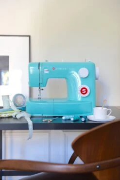 Singer Simple 3223-Nähmaschine Türkis -Nähzubehör Verkäufe 2024 05ee7dfa2695380da4f9e5c6e4922cafda4a3b07 130750 2