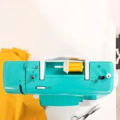 Singer Simple 3223-Nähmaschine Türkis -Nähzubehör Verkäufe 2024 50110b008efa1cde823508cd07ddb53d4a7d9a6f 130750 5